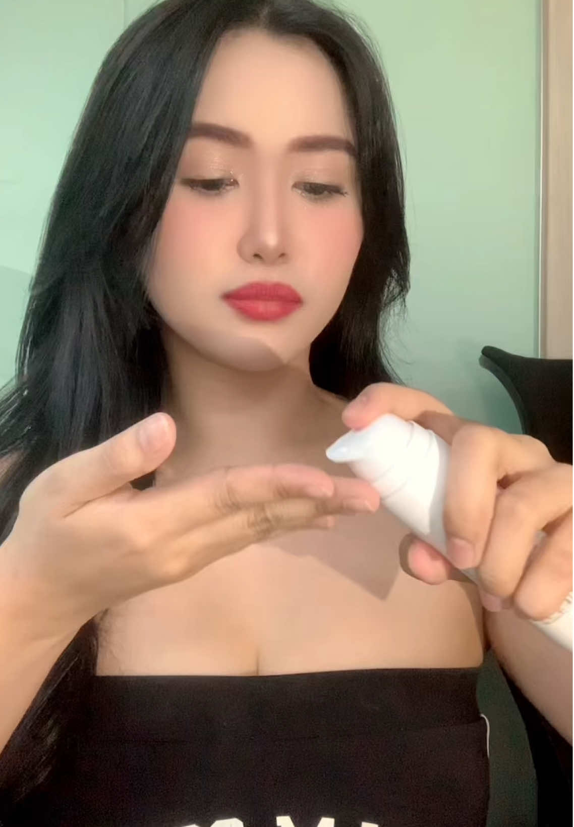 Fresh underarms with this talaga. #DoItWithDermo #Dermorepubliq #KiliKiliMoment 