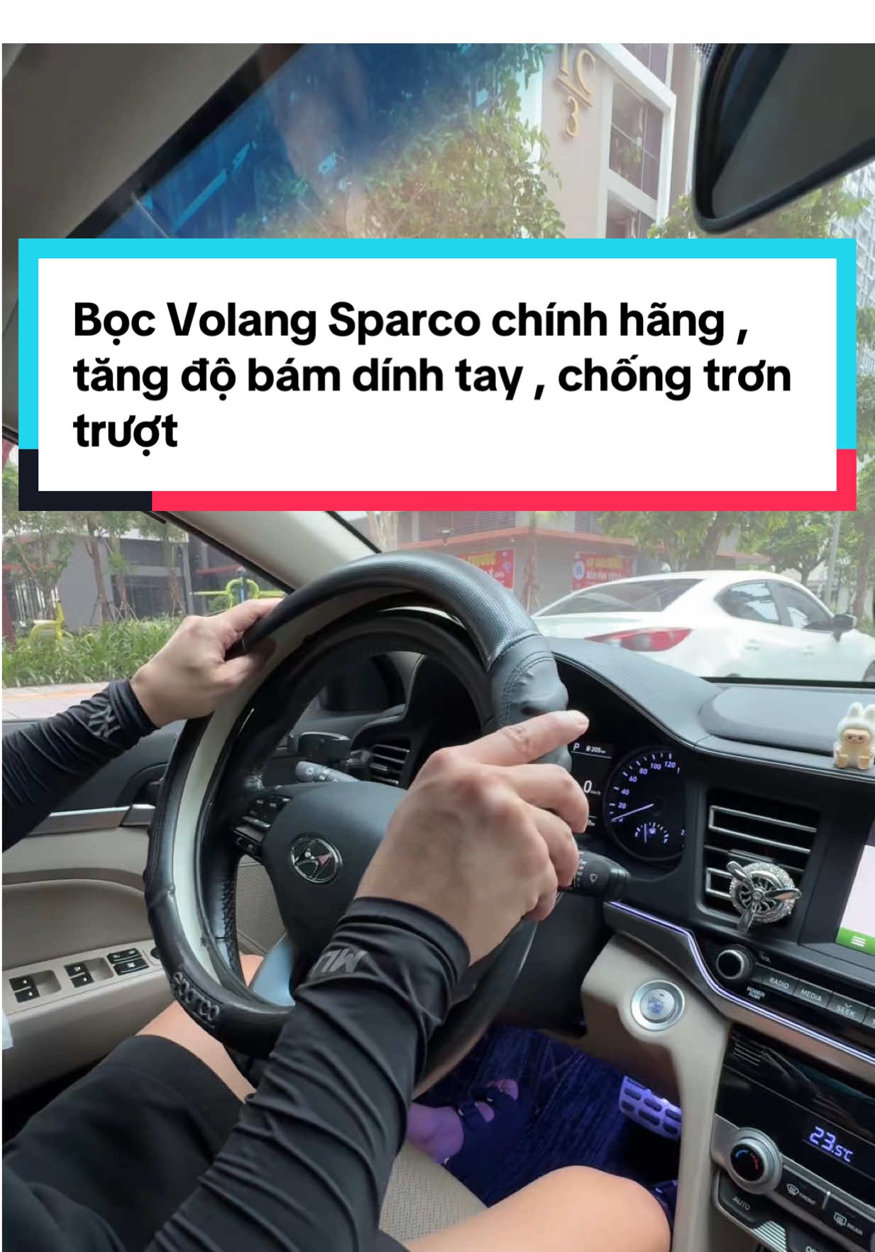 Bọc Volang Sparco , Tăng độ bám dính tay an toàn hơn khi lái xe , chống trơn trượt . #bocvolangsparcochinhhang #bocvolangsparco #bocvolang #phukienoto #phukienxehoi 