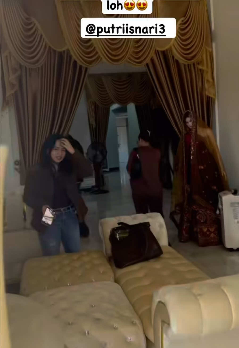 Papa ical dan aulia lagi maen ke rumah putri isnari di dondang kaltim 😍😍😍 @putriisnari00 @Abdul Ajis @ical majene @Barakatie #putriisnari #abdulajis57 #icalmajene #auliada4 #puzis #puzislovers #candupuzis #masyaallahtabarakkallah 