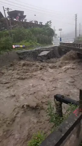#swat#flood #pakistani #bunir #sofa @Geo News @ARY NEWS @Khabane lame @Daily Paper @U.S. News & World Report @NEWS الجزائر 🟢 