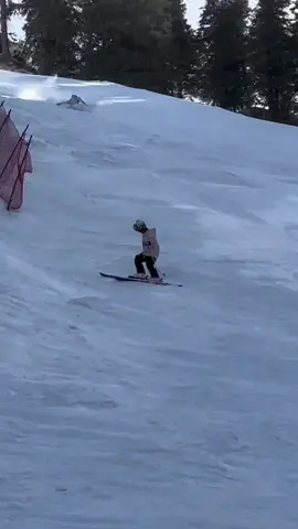 Does me open the wrong door of snowboarding?#snowboarding #winter #wintersports #snowboardfall #snowboard 