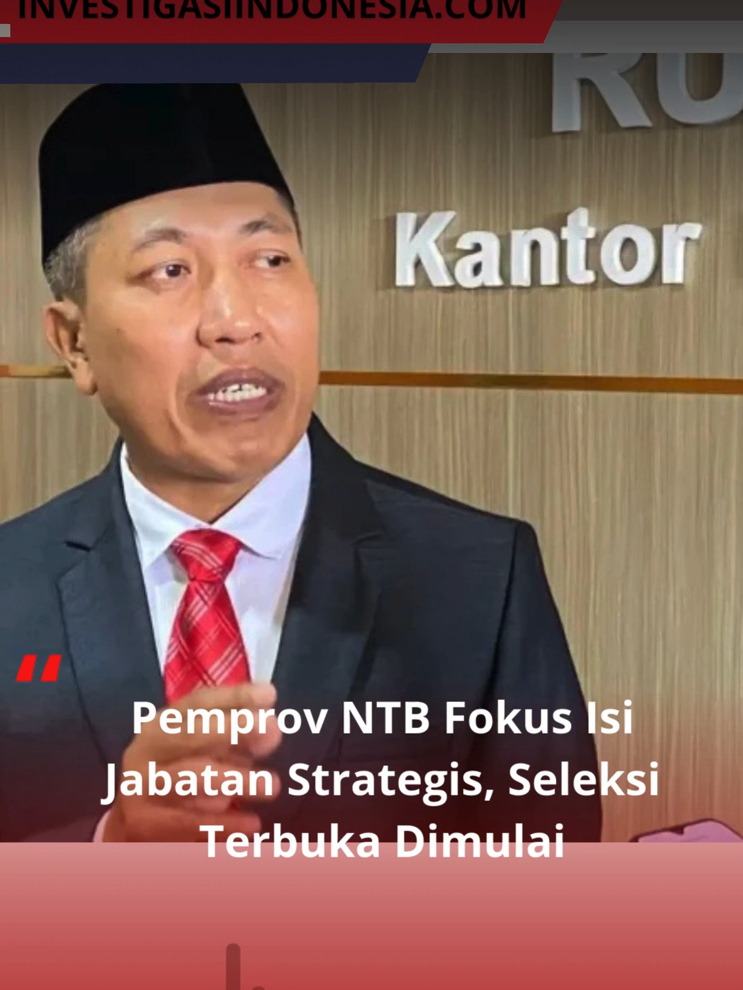 investigasiindonesia.com – Pemerintah Provinsi NTB resmi membuka seleksi terbuka untuk enam jabatan pimpinan tinggi pratama (eselon II), sebagai langkah memperkuat manajemen pemerintahan dan percepatan program pembangunan. Pengumuman resmi disampaikan melalui surat nomor 800.1.2.6/2962/BKD/2025 dan sudah tayang untuk umum. Gubernur NTB, Lalu Muhamad Iqbal, menyatakan pembukaan seleksi dilakukan setelah mendapatkan izin tertulis dari Kemendagri. Namun, proses seleksi tidak langsung menyasar seluruh 13 jabatan kosong, melainkan difokuskan pada enam posisi yang dianggap paling mendesak, yakni Inspektorat, Dinas ESDM, Dinas PMPTSP, Dinas Perhubungan, Biro Hukum, dan Biro Pengadaan Barang dan Jasa NTB. 📷 “Fokusnya untuk memastikan pansel bekerja optimal dan proses penempatan berjalan efektif, karena posisi ini paling mendesak,” kata Miq Iqbal, Jumat (15/8). Gubernur juga menekankan pentingnya sosok yang gesit dan kompeten, terutama untuk jabatan seperti Dinas Perhubungan, yang memegang peran penting dalam inisiatif konektivitas NTB, serta Biro Hukum, yang mendukung penyusunan dan evaluasi kebijakan hukum. Kepala BKD NTB, Tri Budiprayitno, menambahkan bahwa pelamar dapat memilih maksimal tiga jabatan berbeda dan pendaftaran dilakukan secara online melalui laman https://asnnkarier.bkn.go.id selama 15 hari kalender, dari 13 hingga 27 Agustus 2025, paling lambat pukul 23.59 Wita. Gubernur menegaskan tidak ada kriteria khusus, sehingga semua calon yang memenuhi syarat dapat mendaftar. “Silakan mendaftarkan diri, kesempatan terbuka untuk semua yang memenuhi persyaratan,” tegasnya. #fyp #INDONESIA #VIDEO #NTB #gubernur #pemrov #NTBAman #prabowo