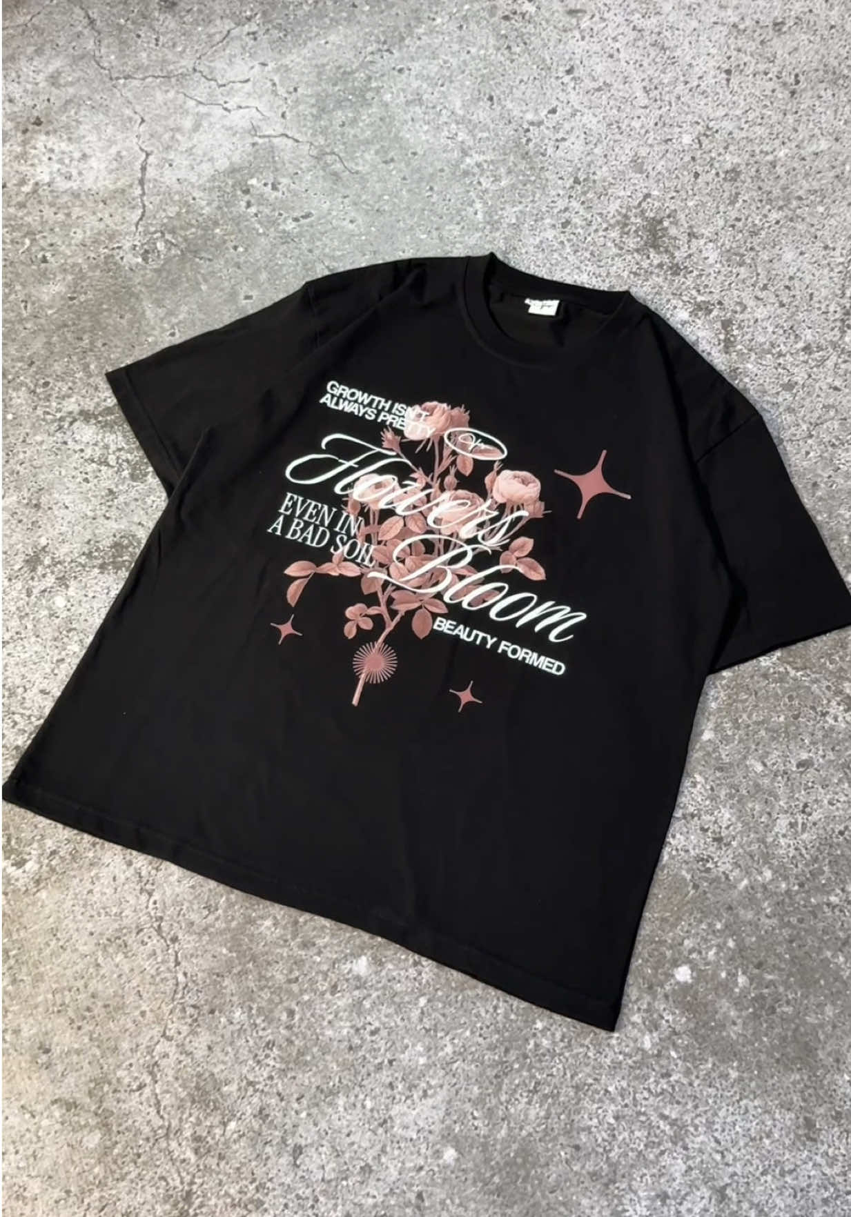 Bloom oversize tshirt! #veign #oversizedtshirt #clothingbrand 