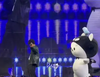 Oh, Papa and San danced to the music and made all the Grandmas scream because they saw you two being adorable🤏🏻🤏🏻✨✨🐳💙🐻‍❄️ #polcasan #Tawan_V #ยัยซัง #taynew #taypolcasanfmhangzhou @TAYTAWAN @POLCASAN 