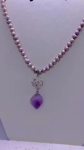 Purple pearl choker necklace with spin #jewelry #pearl #necklace #charm 