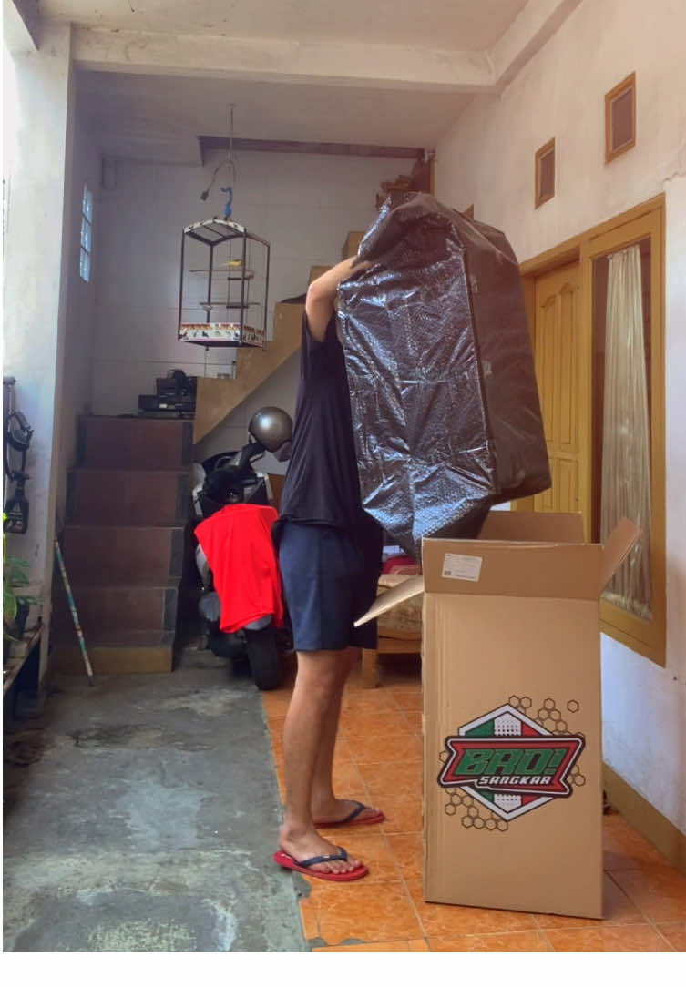 Agustus🇲🇨🇲🇨 Bendera Baru❌ Sangkar Baru✅ || Thanks Bro @sangkarBROindonesia  #bursakenariprospek #kenariprospek #kenariprestasi #kenarimaniaindonesia #kenariindonesia #muraibatu #kicaumania #kenari #burungkenari #lomba17agustus #17agustus #sangkarburung