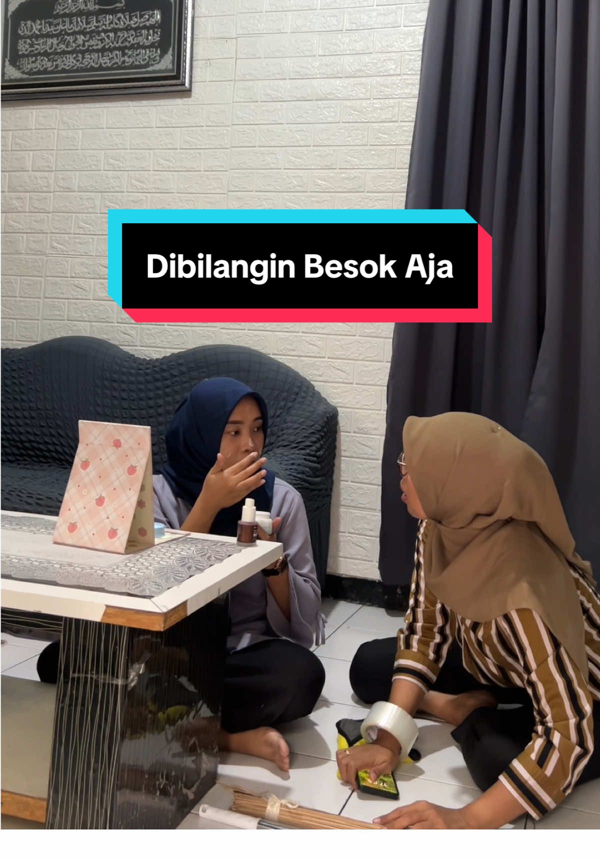 Dibilangin besok aja kalo ketemu 😩 @Bu_Dewi_Saja 