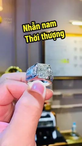 Mẫu nhẫn nam kim cương thiết kế tinh xảo ,viên chủ sáng chói #tamluxury #diamond #jewelry #gia #xuhuong 