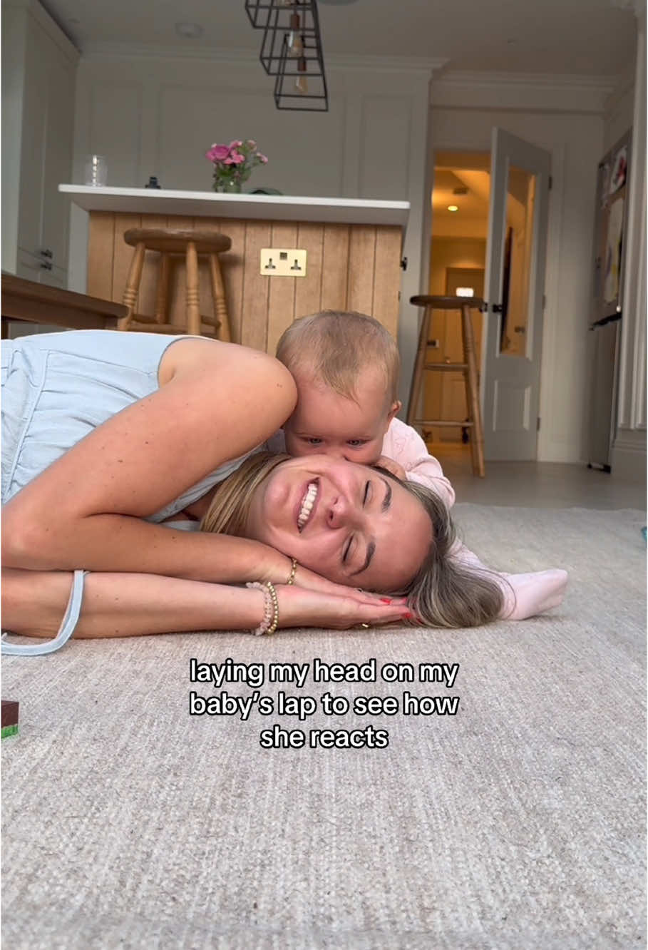 Mommy puts her hand on baby to see their reaction ❤️#baby #MomsofTikTok #Love #fyp #reaction #usa🇺🇸 #kiss 