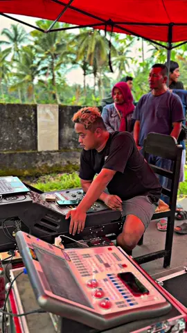 THOMAS ALVA EDI SOUND SEDANG FOKUS @BREWOG ELEKTRONIK #brewog_audio #masbre #brewogaudio #soundsystembattle #soundsystemjawatimur 