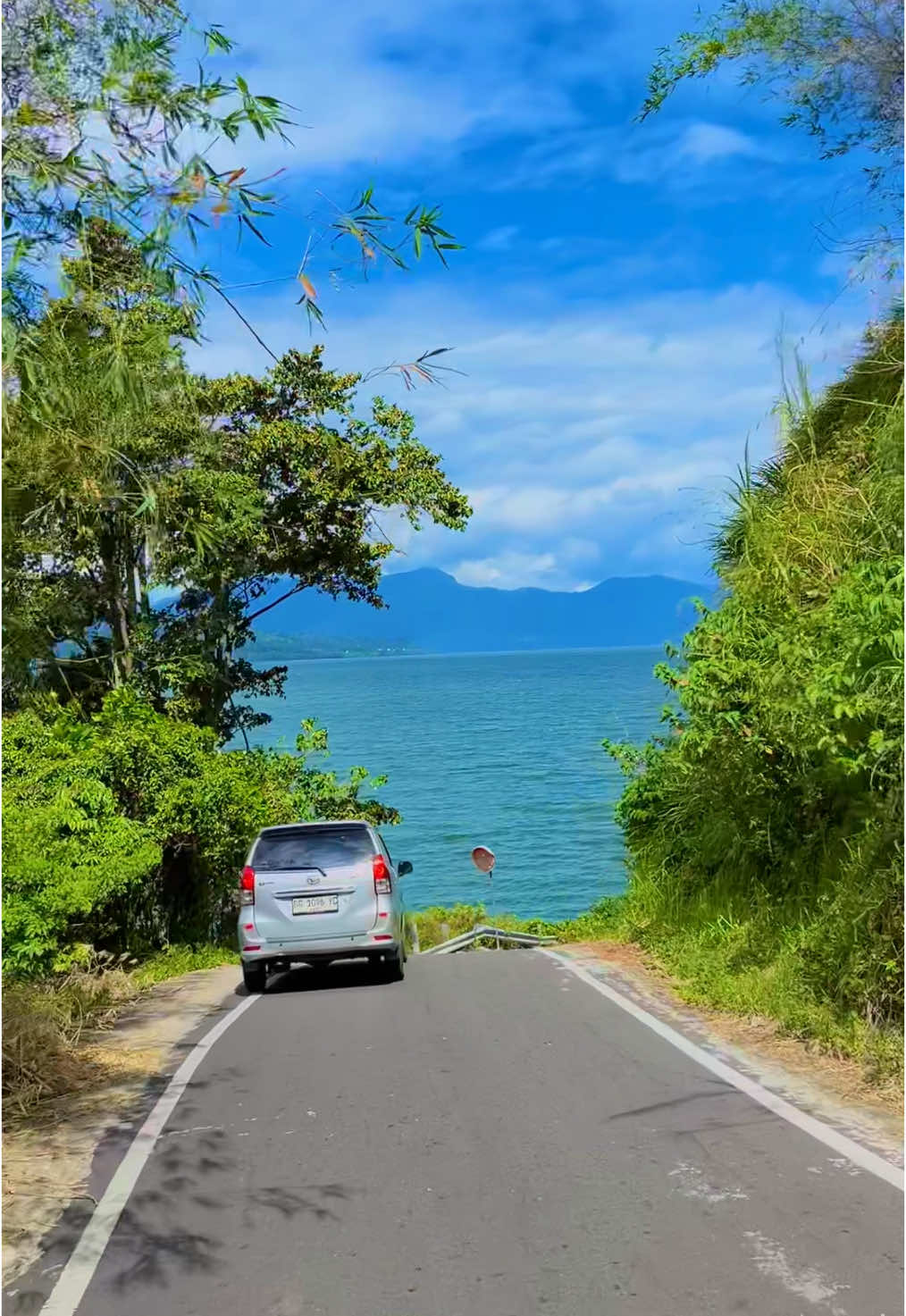 pengen banget ngerasain pacaran, yang isinya full berkelana berdua, datangi tempat” bagus itu bersama, wujudtin wishlist sama sama, entah itu naik gunung, ke air terjun atau sekedar pergi kepantai, dicintai layaknya anak kecil, yang bisa nanggepin sifat clingy kita dan tentunya ga biarin kita kesepian. #danauranau #promomakanmerdeka #danauranau #danauranauokuselatan #danauranaupunyacerita #sumseltiktok #fyp #fyppppppppppppppppppppppp #fypage #fypシ゚ 