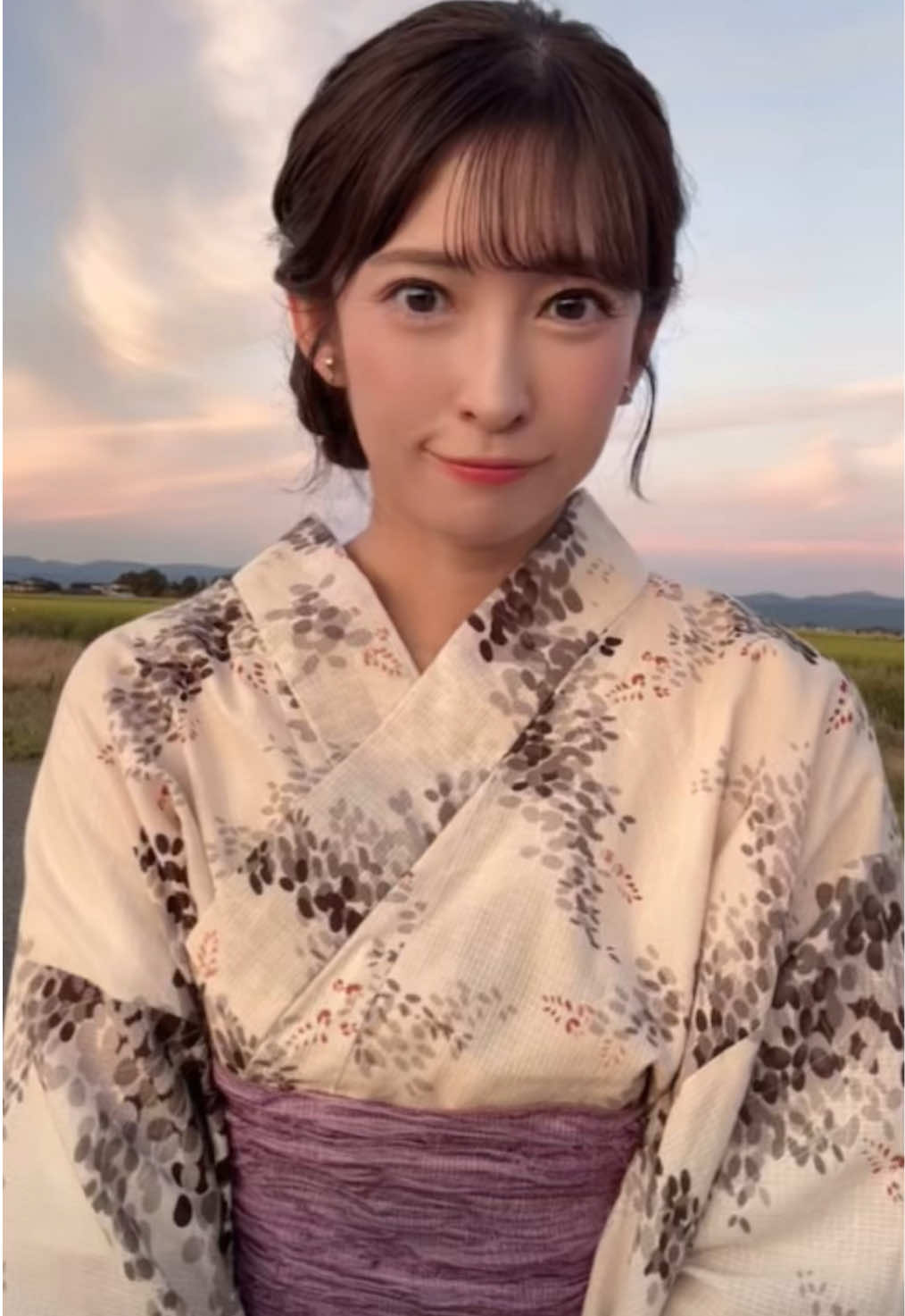 19:20から赤川花火大会中継です。 浴衣着ました！