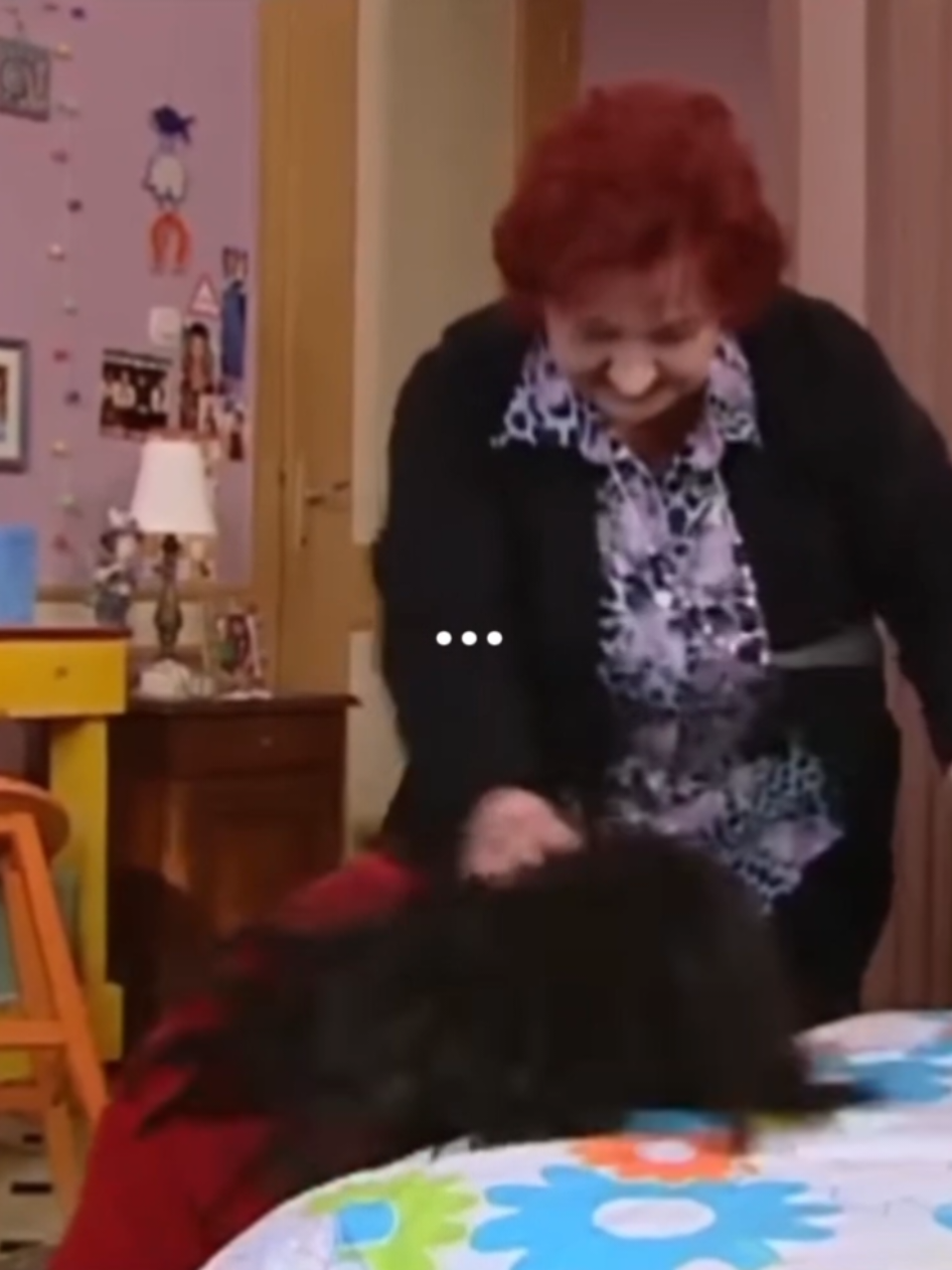 Necla öz annesinden böyle dayak yememiştir💆🏻‍♀️ #keşfet  #keşfetteyizzz  #yaprakdökümü  #yaprakdökümüdizi  #yağızaaşığımdiyincekeşfetoluyomuş 