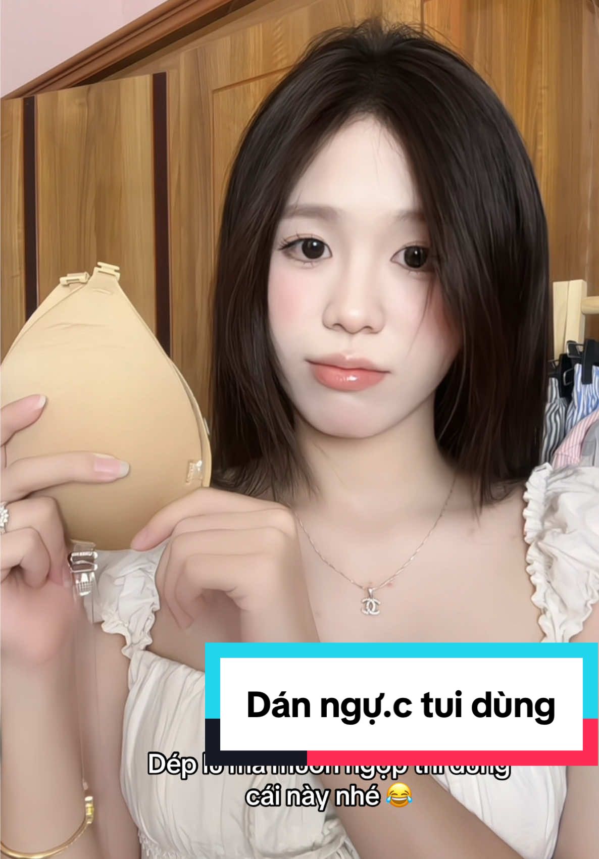 Từ sân bay thành đồi núi luôn 😂 #aolotcaitruoc #visecretbra #fyp #viral #xuhuong 