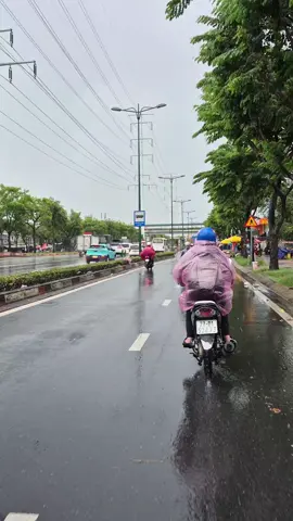 ...Sài Gòn 1 chiều mưa dai dẳng... #saigon #tphcm #mưa 