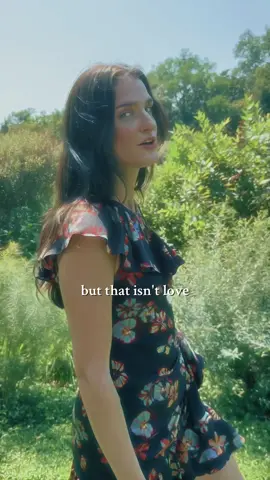 The thing that once served you and lit you up can so easily turn into the thing that holds you back when you realize you’re stuck in a comfortable pattern. I wrote this song about breaking free of that thing and realizing the possibilities beyond your known reality. It’s called Run and it comes out August 22nd :) you can pre-save it now via the link in my bio ✨ #singersongwriter #etherealpop #fyp #originalsong #newmusic 