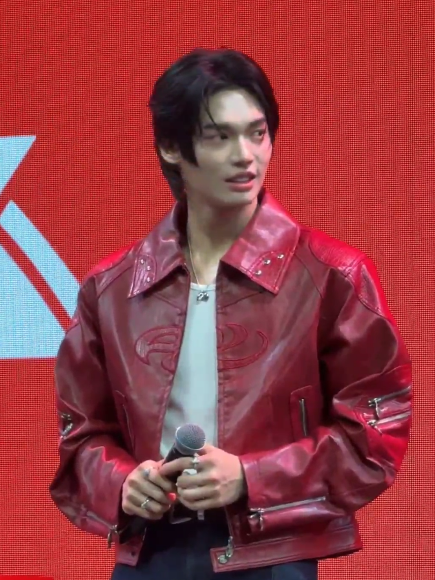 ทำไมถึงหล่อขนาดนี้!🫠🔥 .. cr. Siam_Paragon .. #ShellhelixwithWin #วินเมธวิน #winmetawin #fyp #tiktok 