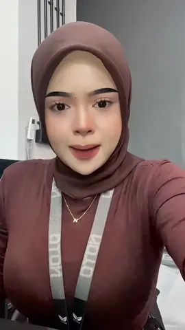 🗣️ : ko lu sekarang sukanya sama yg lebih tua? 