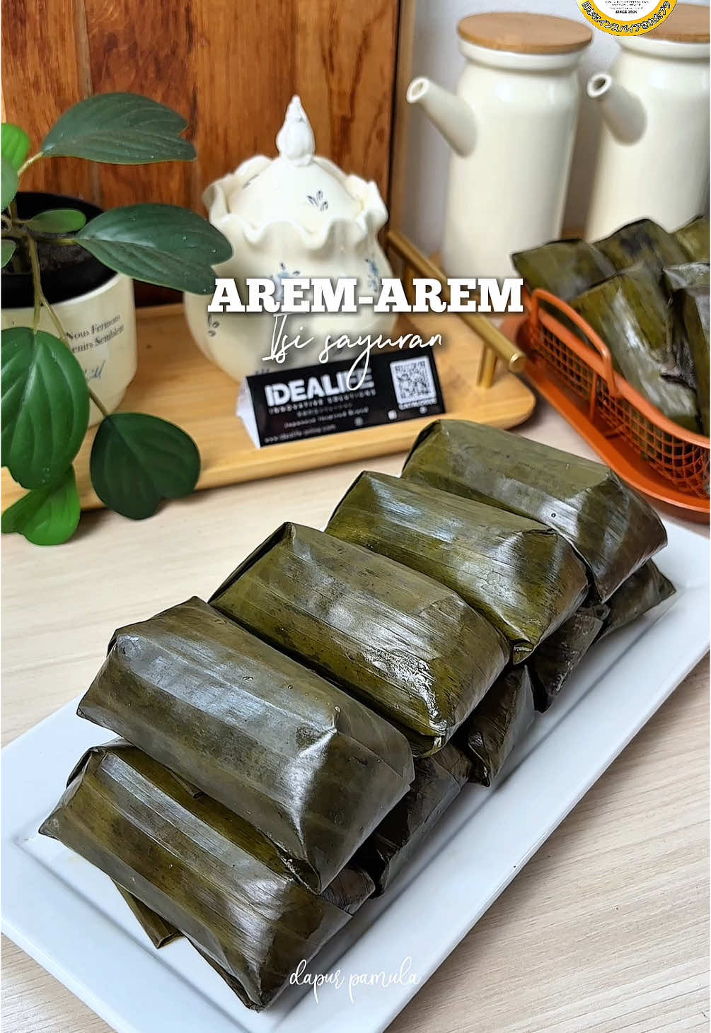 Bismillah ❤️ Kangen makan buras atau arem-arem yang isinya cuman sayuran aja, di tempat tinggal ku sekarang gak ada yang jual jadi ya solusinya bikin sendiri aja☺️  Untuk produk yang aku pakai aku menggunakan produk by @idealifeonline  Untuk resep dan tips lainnya bisa cek di @idealifeonline.resep  Untuk pembelian&cataloge @idealifeonline.catalogue  FOOD STREAMER ( IL-114C ) By IDEALIFE  spesifikasi : 🌟 Kapasitas 25L 🌟 Baki Uap dapat di lepas 🌟 Penyimpanan bakin yang ringkas 🌟 Externak Watt inlet 🌟 Duet Heater Design 🌟 Aman di gunakan IDEALIFE Granite Cookware set (IL-22B(7 pcs set) Spesifikasi produk : ✅ Strong 7 layer hight quality pan ✅Greblon german technology non Stick,Marbel design coating  ✅FDA Approve & PFOA Free ✅Casserole 24x10,5 cm ✅Fry pan 24x4,5 cm ✅Wok 28x8,0 cm ✅Standing glass lid 24&28 cm ✅2 pcs Hight grade silicone utensil 💕AREM-AREM ISI SAYUR 💕 Bahan isian : 2 buah wortel  2 buah kentang  1 batang daun bawang  Secukupnya air  Bumbu halus : 10 siung bawang merah  4 siung bawang putih 3-5 buah cabai merah  Seosening : 1/2 sdt garam  1 sdt gula  1 sdt kaldu bubuk  1 sdt merica bubuk  Bahan Beras : 500 gr beras  1200 ml air santan  1 sdt garam  Happy watching 💕 Selamat mencoba 😋 #aremarem #aremaremsayur #reseparemarem #reseparem2 #buras 