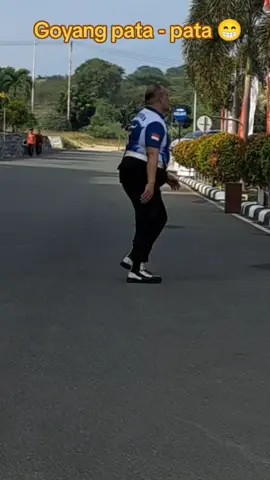 Goyangkan badan agar terbakar lemak😁👍🏻 #fypシ゚viral #vidoviraltiktok #Fadly_Hakim #kegiatanku_dan_keluargaku #provos 