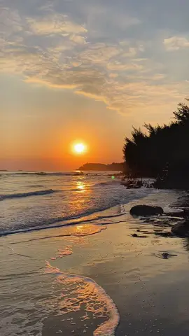 Dengarlah cintaa #rembang24jam #fyp #pantai #senja #pantaivibes #senja_story #sadstory 