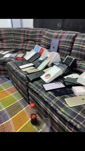 CARI IPHONE BRP KA ?  #jualbeli #iphone #fotolive  #tangerang #pasarkemis 