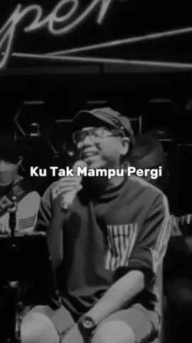 Aku mencintai dia , dan dia mencintai yang lain🥀 • 🎶Tak Mampu Pergi || Sammy simorangkir • 𝙎𝙪𝙥𝙥𝙤𝙧𝙩 & 𝙁𝙤𝙡𝙡𝙤𝙬 _ @zona_musik42 ______________________________ #takmampupergi #sammysimorangkir #lirik #viral #trending 