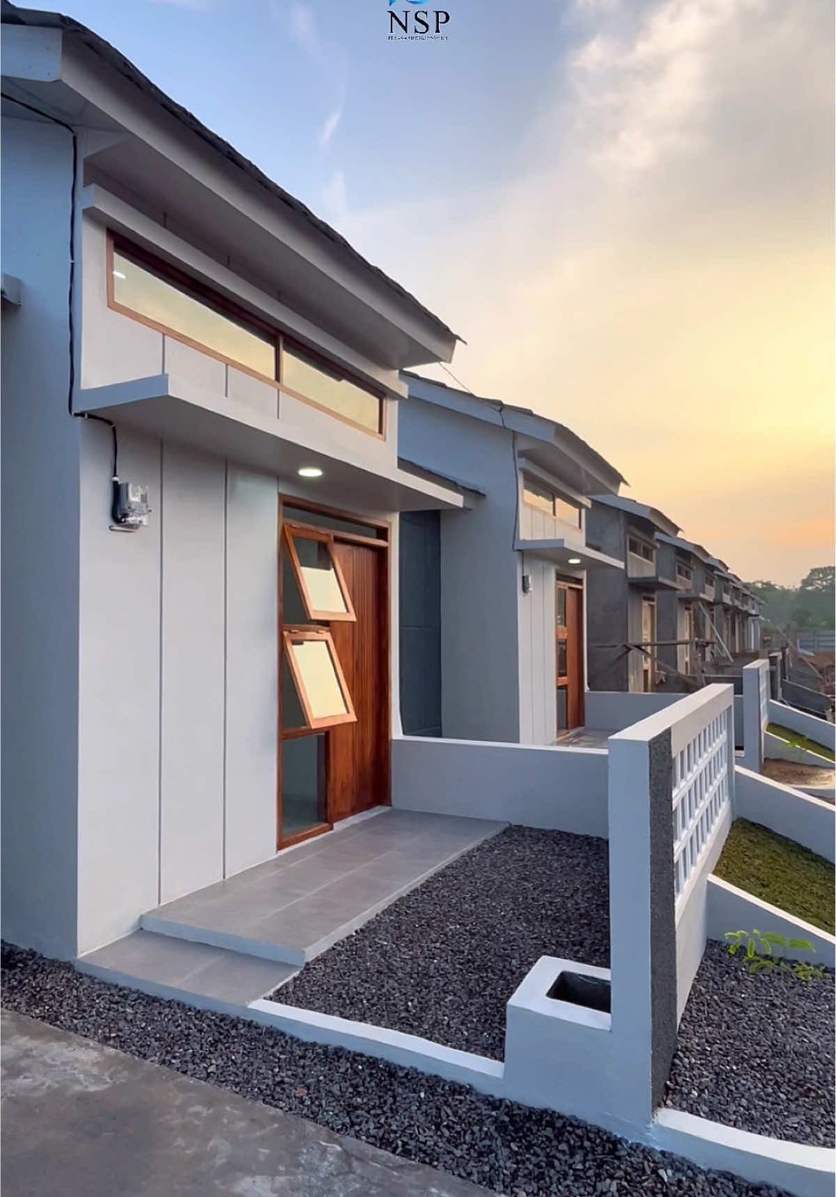 Siapa bilang rumah subsidi nggak bisa estetik? Desainnya kece, vibes minimalis, dan pastinya ramah di kantong. Saatnya upgrade hidupmu dengan rumah impian 🤍 #rumahimpian #perumahansubsidi #perumahan #lampung 