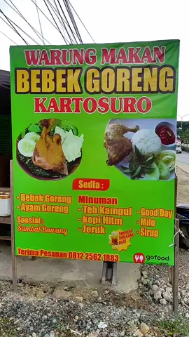 WM KARTOSURO MAKANAN NYA ENAK ENAK ADA ES TEH KAMPUL KHAS SOLO RACIKAN SENDIR. #banjarbaru #viral #fyp #ojollali_tv #kartosuro 