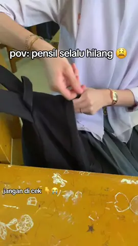 ada ada saja pensil segede gaban😫😭#foryoupage #foryou #fyp #meme #anaksma 