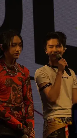 จังหวะชุลมุนพี่แกแอบชมคนข้างๆน่ารักวะ ชัดมาก มีมวลนะ เกิดไรขึ้นคะะ🫣 #THAIchayanon #NEXnattakit #thainex 