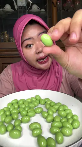 VIRAL! PISTACHIO UTUH! nyobain coklat pistachio utuh enak banget! #Mukbang #viral #pistachio #tiktok #eating 