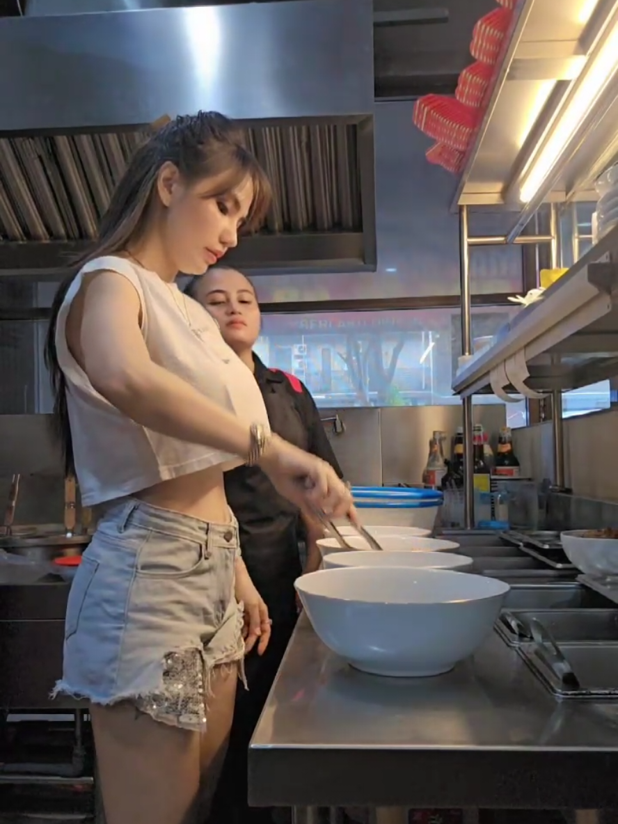 #tiktoklive #livehighlights  Bakmi Siantar Lina Paskal Bandung #cecebakmi #bakmisiantarlina #fyppppppppppppppppppppppp 