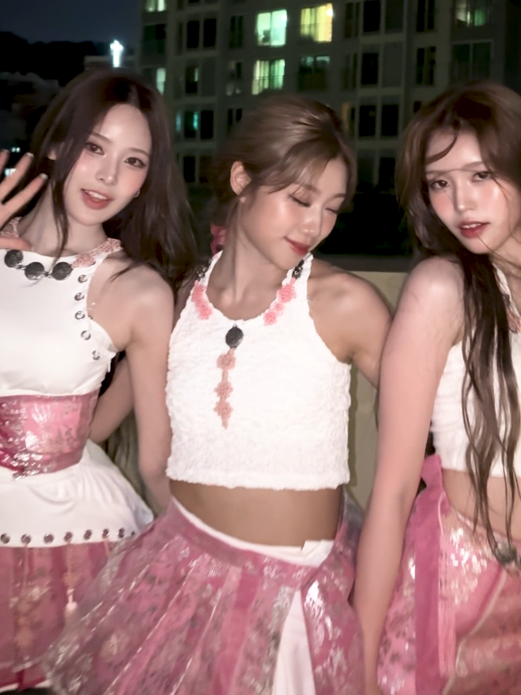 You know together we're glowing✨️ #izna #이즈나  #BANGJEEMIN  #CHOIJUNGEUN  #JEONGSAEBI 