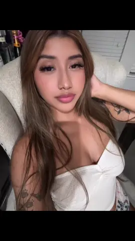 🫦