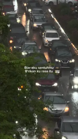 Biar aku sentuhmu, berikan ku rasa itu. #karenakusanggup #galau 