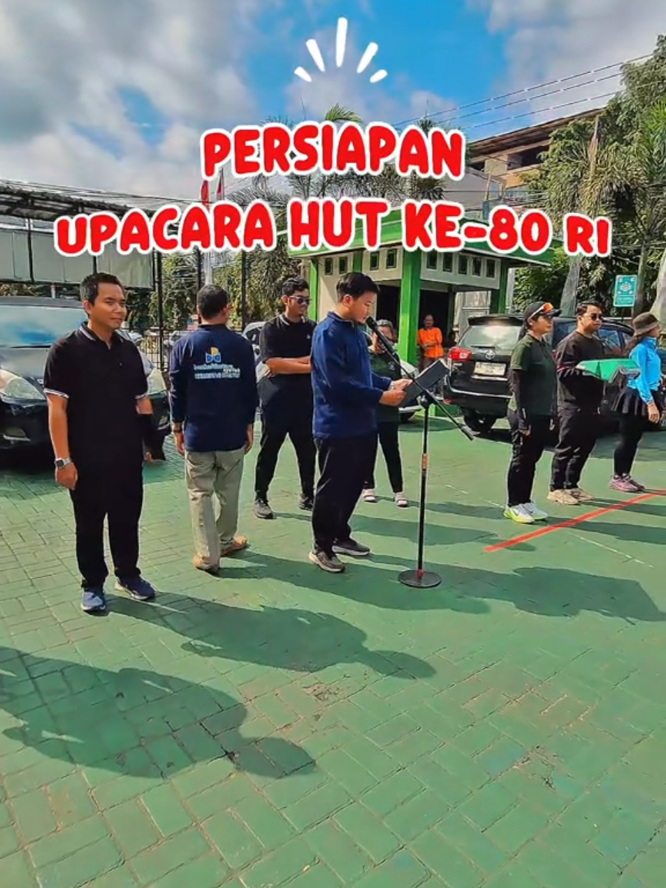 Menyambut Hari Ulang Tahun Ke-80 Republik Indonesia yang jatuh pada tanggal 17 Agustus 2025, sejumlah pegawai Kanwil Kemenag Kaltim yang diberikan amanah untuk menjadi petugas pelaksana upacara sedang melakukan latihan demi kelancaran pelaksanaan Upacara di Hari Minggu esok. #fyp #kemenagkaltim #harikemeredekaan #kemenagri 
