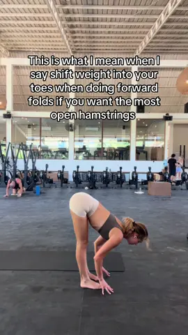 Make those toes do some work #yogatips 