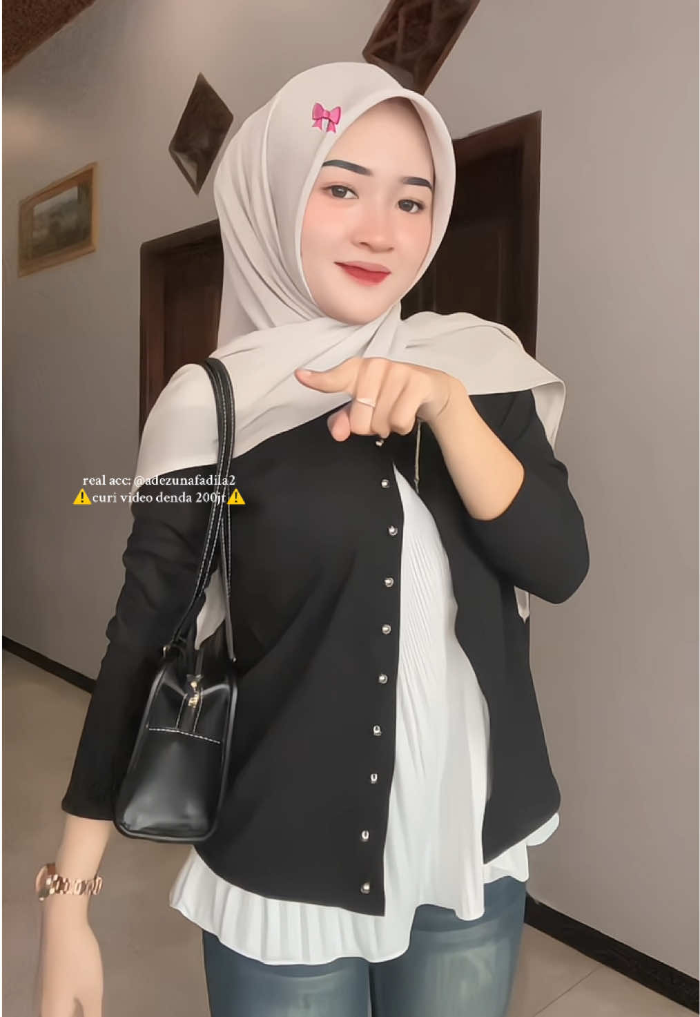 Membalas @Silviaaa ini nih inner yang aku carii😭🫵🏻 #innerplisket #innerbaju #cardigan #knitwear #knitmurah 
