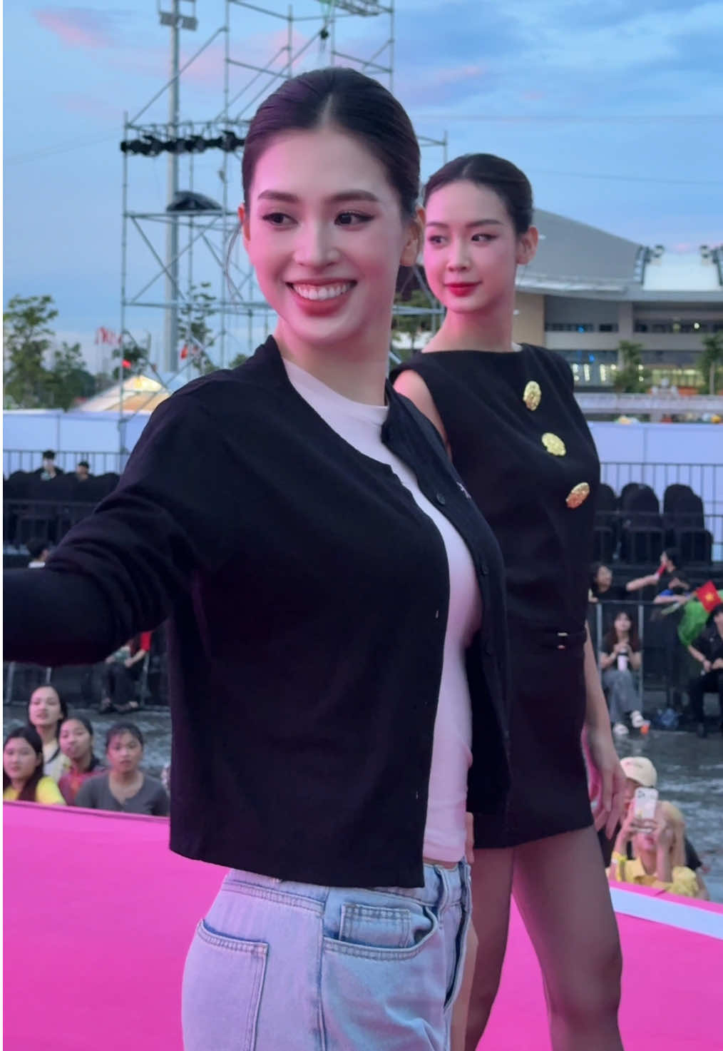 Chuẩn bị cho Hạ Vải tối nay tại Bắc Giang💕 #trantieuvy 