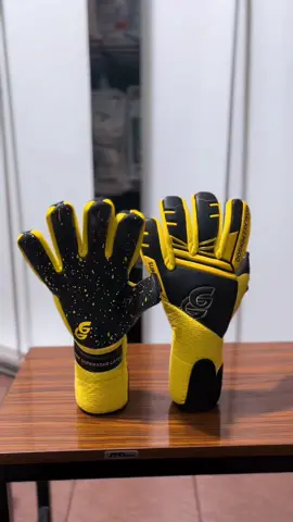 GOALKEEPERGOO SUPERSTAR #goalkeeper #sarungtangankiper #fyp #kipersepakbola #glovekeeper 