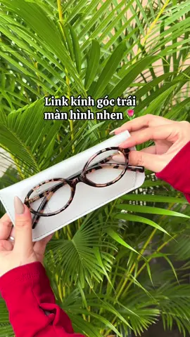 Kính daily thời trang .  Mấy chị em tham khảo giỏ hàng góc trái màn hình của em nhé #p#phukienxinht#thichlamdepk#kinhmatdaily@M@Mẹ Quế & 2 em bé Beo - Đô