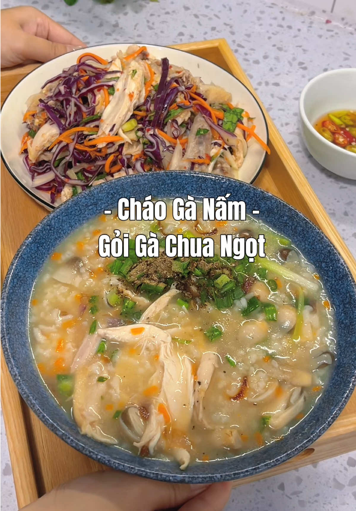 Cháo Gà Nấm ăn cùng gỏi gà chua ngọt thì có mà hết nồi 🤭 #noicomgiadinh #chaoganamrom #goigachuangot #monngonmoingay #homnayangi 