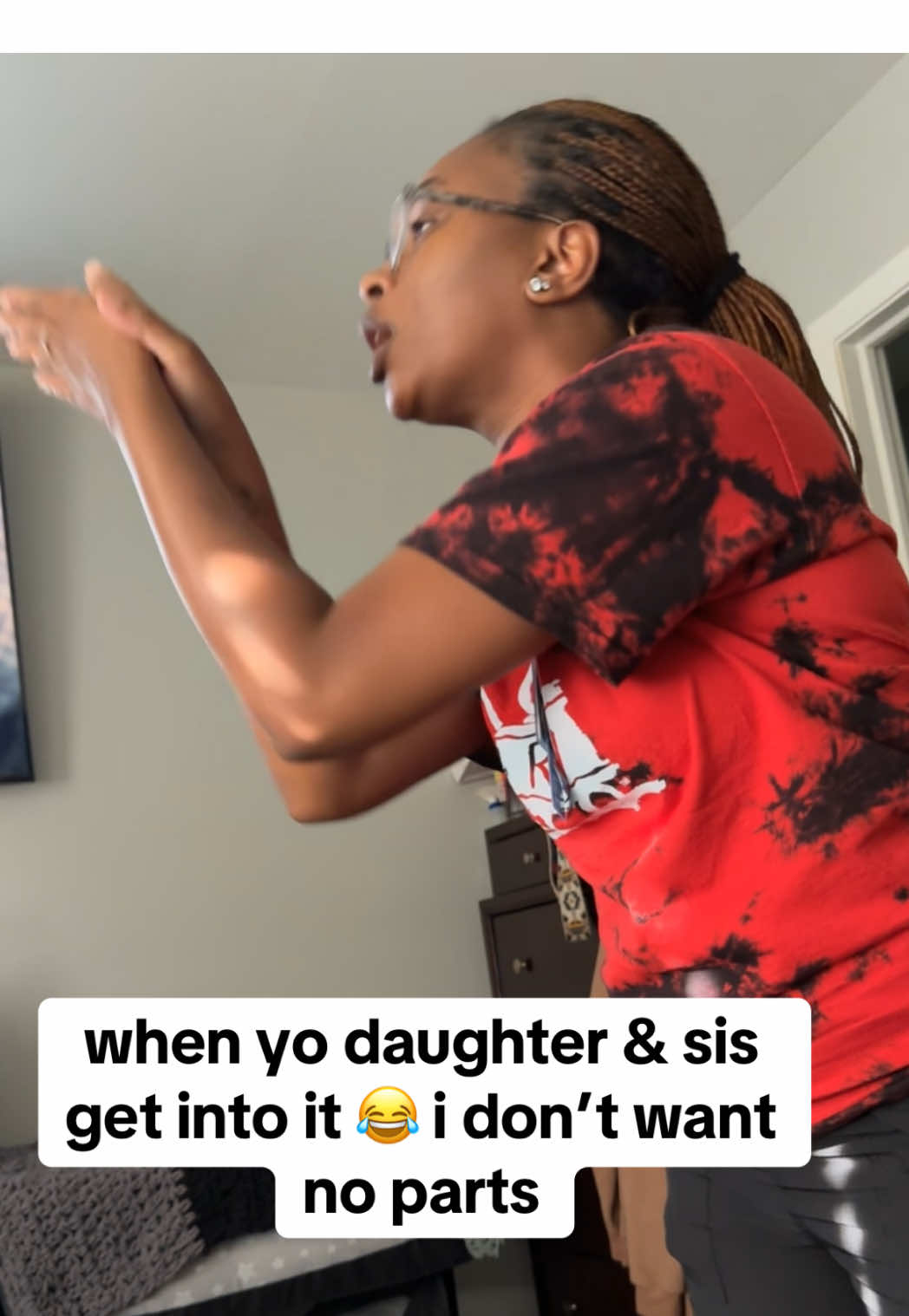 these two clearly need to take it to the kitchen cuz the beef is real 😂 @Shelise Stewart797 #aunty #niece #problems #fyp #funny 