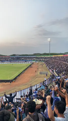 Senja dan romansa di selatan kota jogjakarta, terimakasih buat 1 point nya mbah 💙🕊️ #psimjogja #brajamusti #laskarmataram #brisuperleague 