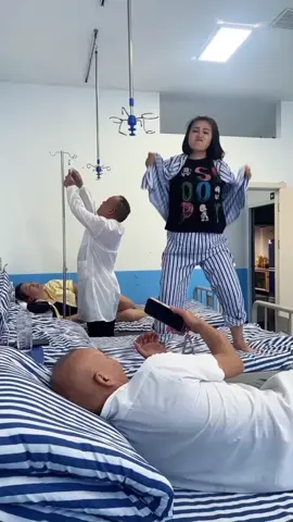 Chắc tôi 😂 vào nằm lộn khoa rồi 🤣