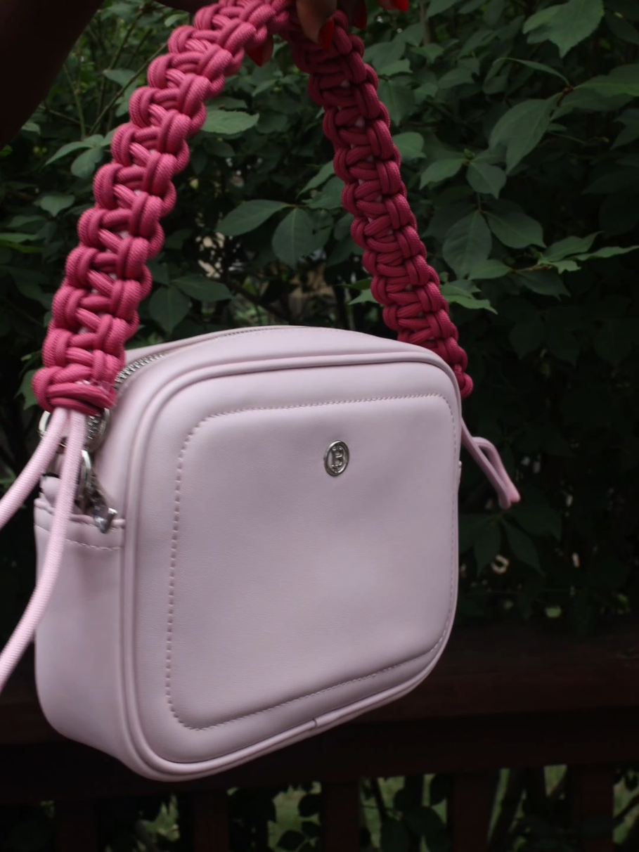 As soon as I saw this purse, I already had ideas on how to style it! It's so cute and good quality vegan leather! 😍👜🌱 #Purse #Ideas #VeganLeather #Quality 