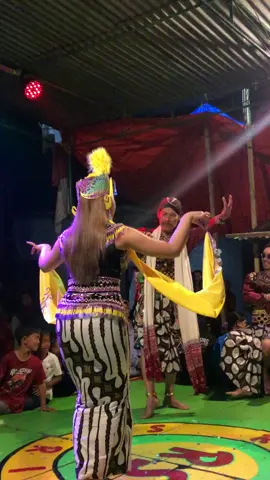 sang legen kembali nyeblak sampur#Dedengkotels