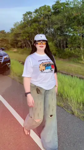 #ตามจังหวะ 😎🤪🤨🤪#มุกดา #มุกดารีวิว #เสื้อยืด #พิกัดกางเกง 👉🏻(@มุกดา คนเท่ๆ)👈🏻