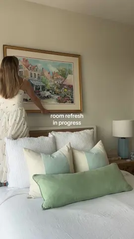 the colorful painting is making her debut again … something about my bed area still doesn’t feel quite right / doesn’t fit with the rest of the room. I can’t decide what it is but I might get a new duvet cover and lumbar pillow cover. Want the room to feel more chic and updated so let me know your thoughts! ✨ #grandmillenial #roomreset #decoratewithme #colorfulhomedecor 